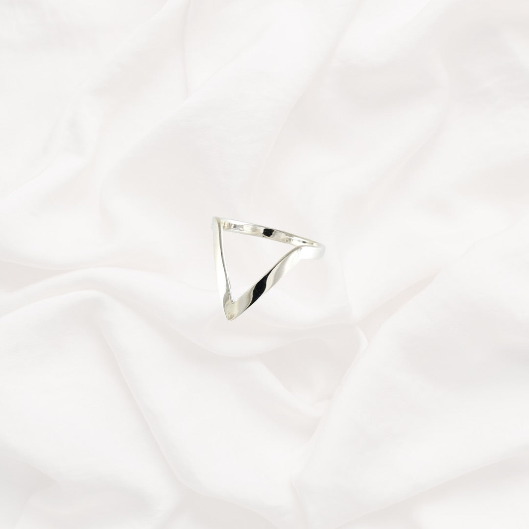 V Band Ring