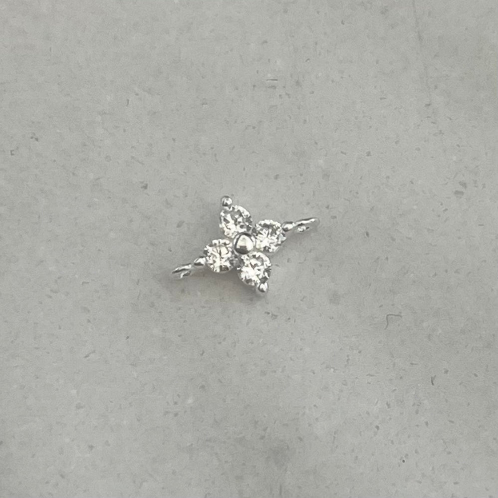 Four Leaf Clover Connector