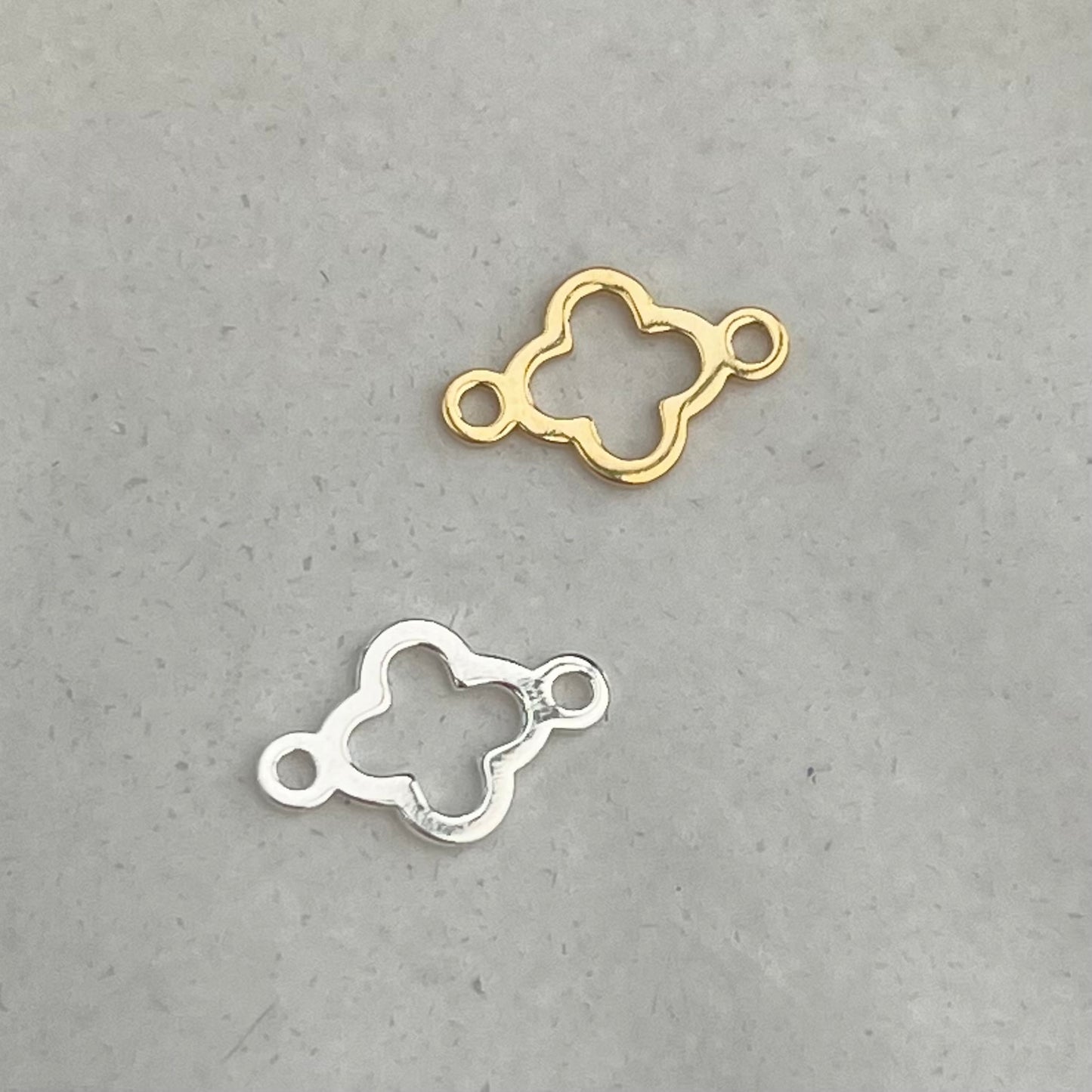 Clover Outline Connector