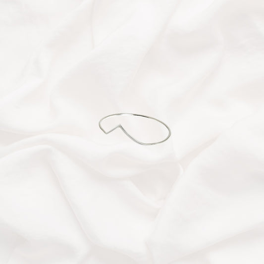 Minimalistic Wave Ring